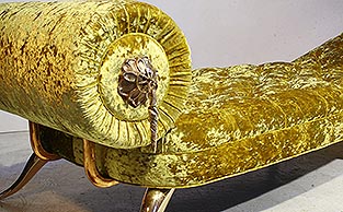 SCULPTURAL BRONZE CHAISE LONGUE