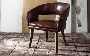 POLISHED LEATHER ARMCHAIR
