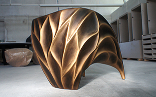 SCULPTURAL FIBERGLASS ARMCHAIR