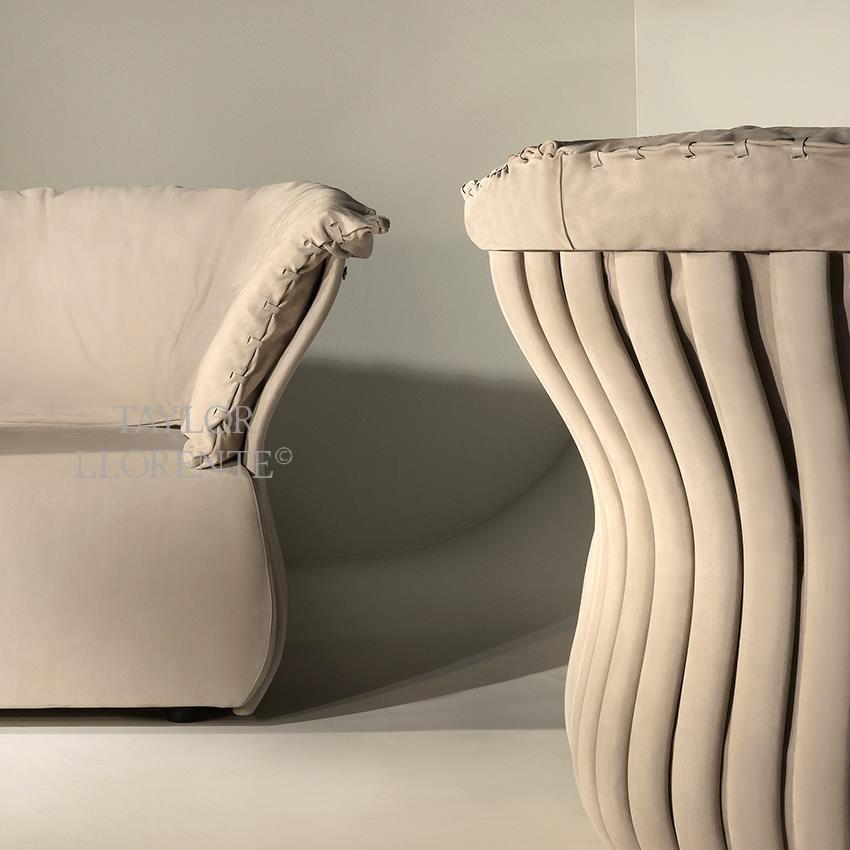 leather-upholstered-armchair-05-detail.jpg