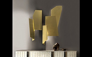 ARCHITECTURAL GOLD SCULPTURAL WALL LIGHT